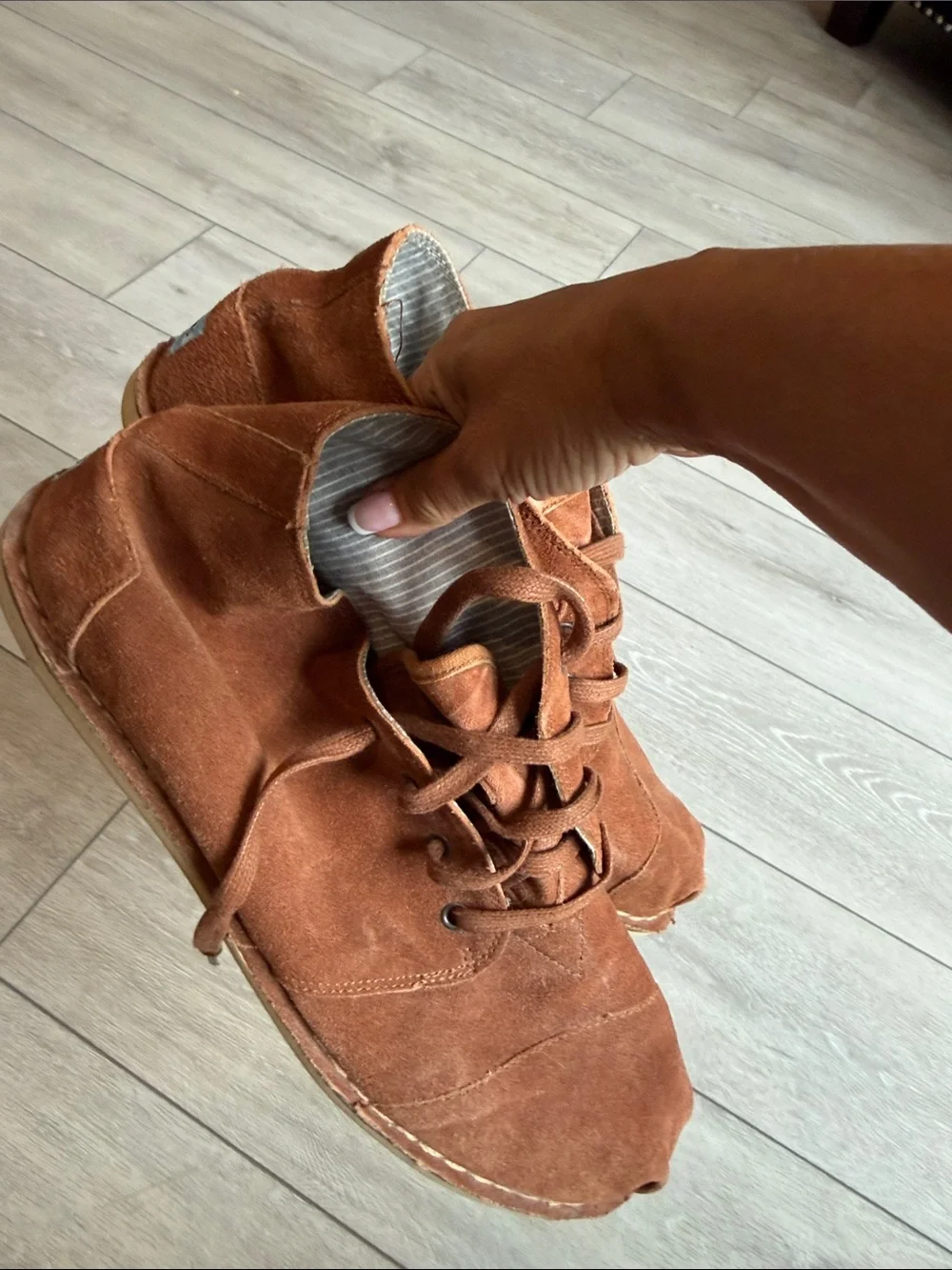 Toms Men's soft Brown Suede Chukka Boots size 14